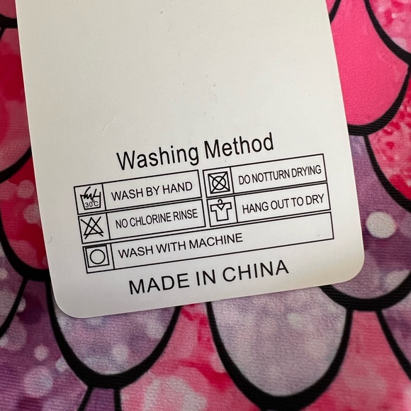 AMZadenobe Girls 1 Piece Scale Swimsuit - Picture 5 of 9